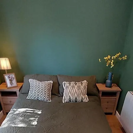 - Sleeps 2 - Parking Apartmán Bristol